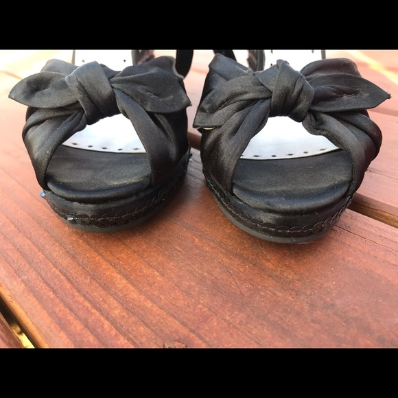 Shoes - Picture 3 of 10